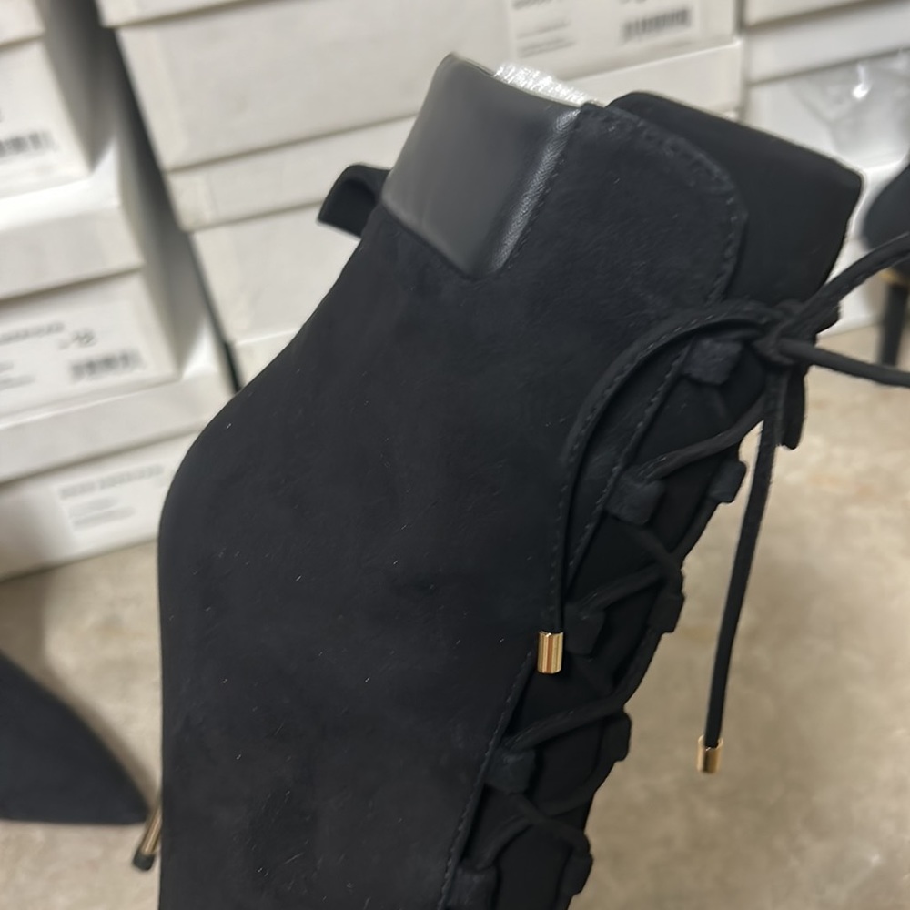 Good American Suede Black Booties NWT Several Sizes - Picture 7 of 7